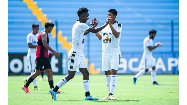 Sporting Cristal le da una paliza a Melgar e ilusiona a todos sus hinchas