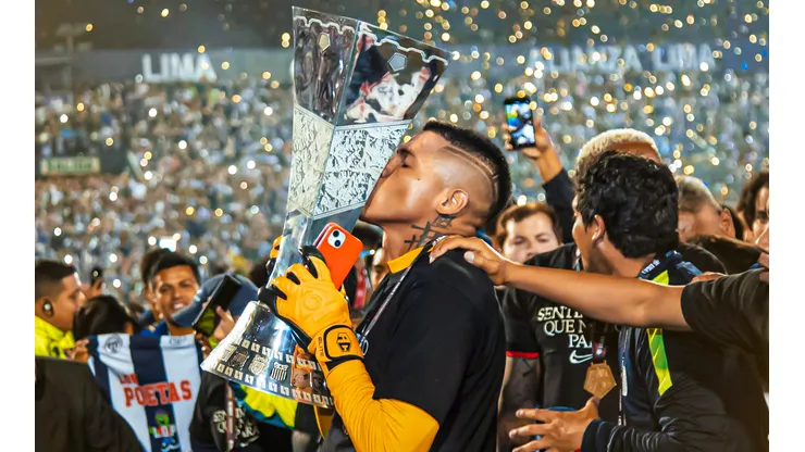 El golero envió fraterno saludo a la hinchada.