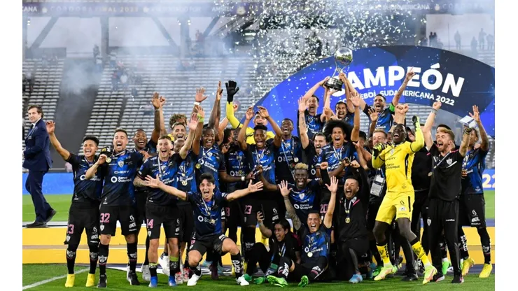 Sao Paulo v Independiente del Valle - Copa CONMEBOL Sudamericana 2022: Final