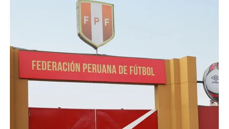 Asesor legal de la FPF le responde fuerte a Óscar Romero (ADFP)