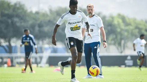 Washington Corozo se quedará por pedido de Tiago Nunes