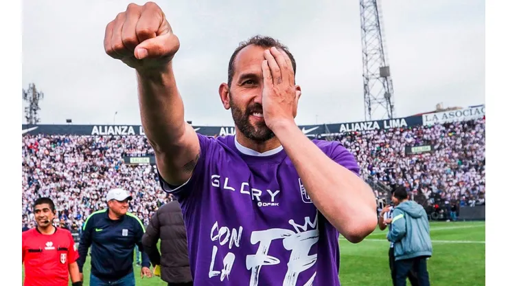 La indirecta de Barcos a Universitario tras renovar con Alianza