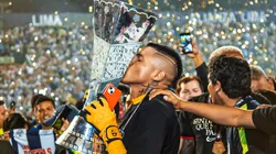 El guardameta seguirá en el equipo blanquiazul.