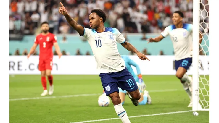 Sterling puso el tercero de los ingleses
