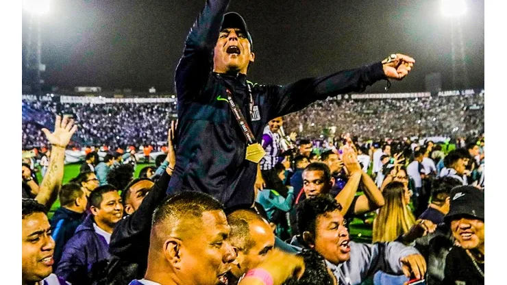 Los maestros del 'Chicho': "Autuori y Bengoechea están pendientes". (Foto: Twitter Alianza Lima)