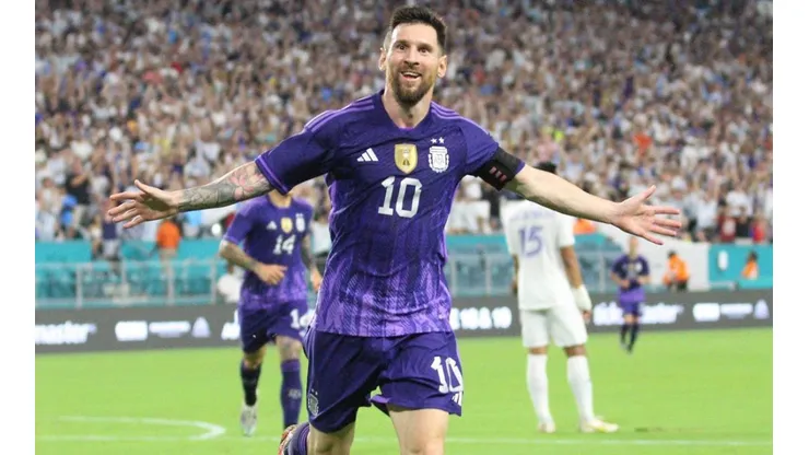 Argentina vapuleó a los Emiratos Árabes Unidos con un show de Di María y Messi
