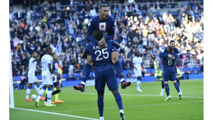 Paris Saint-Germain goleó con calma y paciencia al Auxerre