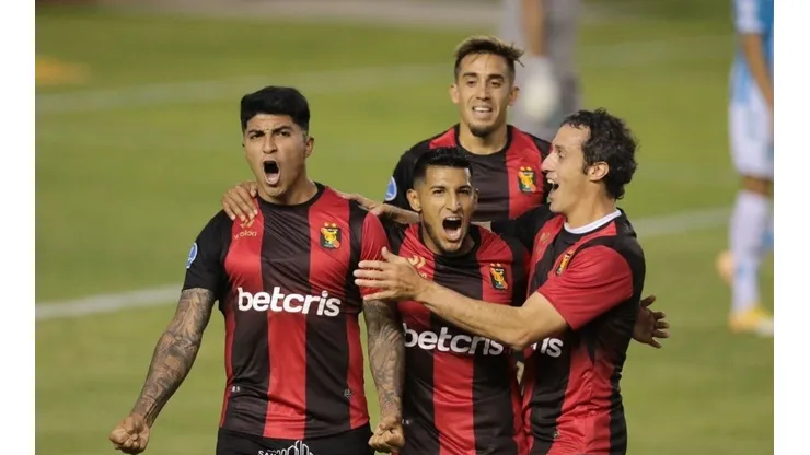 Es figura con FBC Melgar, pero ya es jugador 'Crema'