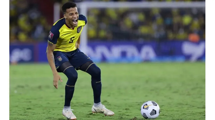 Byron Castillo sumó una nueva razón para perderse el Mundial.