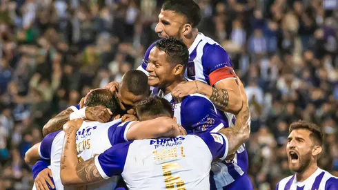 Los íntimos visitarán a los rojinegros.