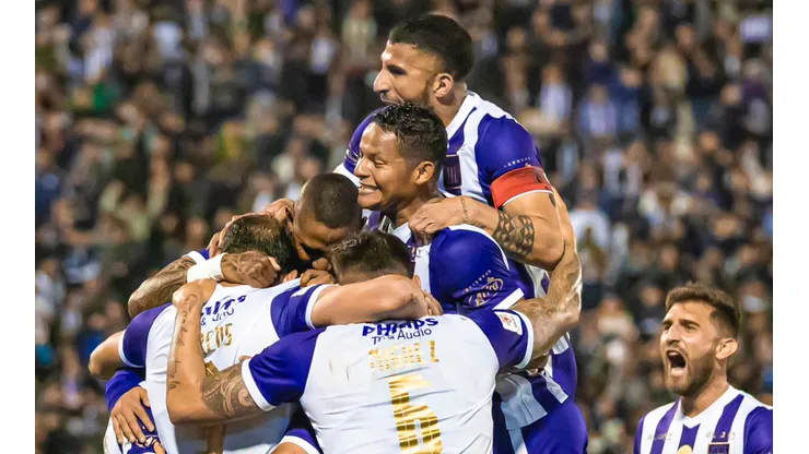 Los íntimos visitarán a los rojinegros.