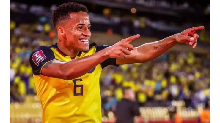 Byron Castillo cantó y bailó, tras el fallo del TAS