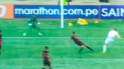 El gol hecho que perdió Barcos que podría haber cambiado el rumbo de la final. (Foto: Captura de pantalla)