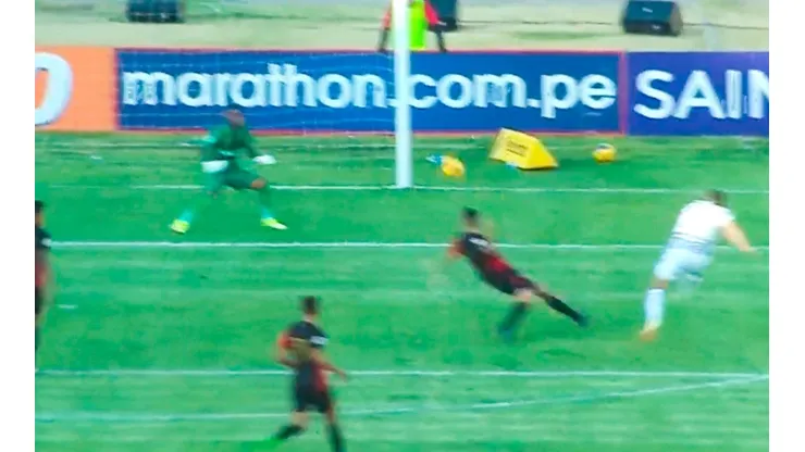 El gol hecho que perdió Barcos que podría haber cambiado el rumbo de la final. (Foto: Captura de pantalla)