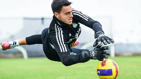 El portero se quedaría en el club para el próximo año.