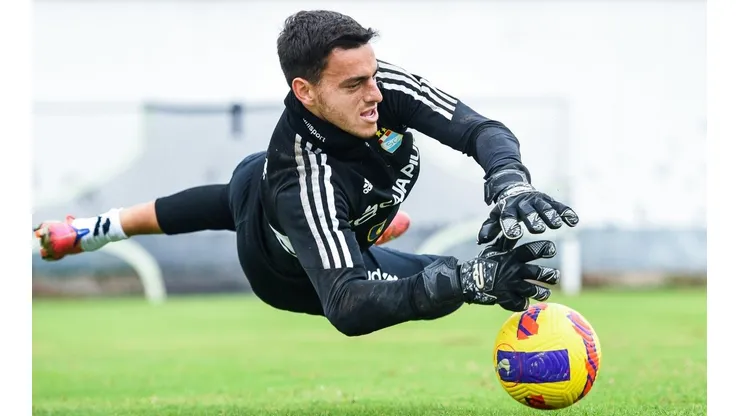 El portero se quedaría en el club para el próximo año.