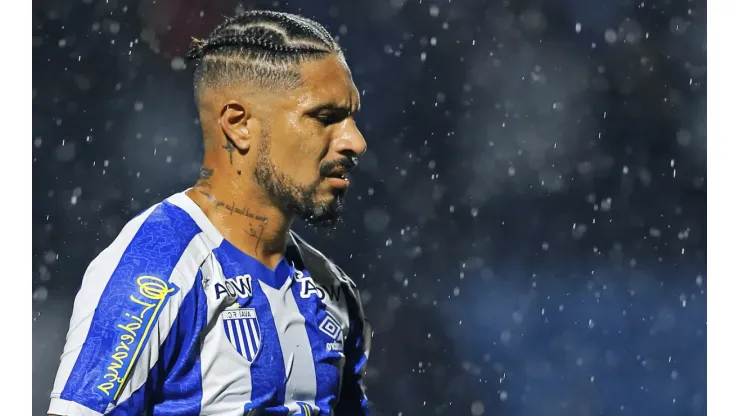 Paolo Guerrero responde a hincha que lo critica