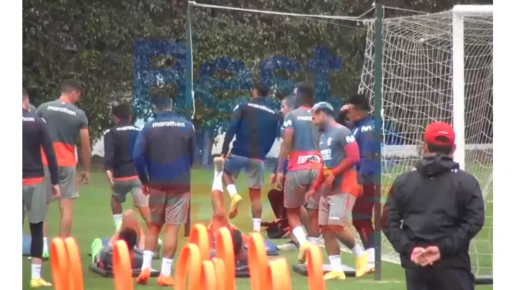 Christian Cueva y su broma con Alexander Succar durante los entrenamientos en VIDENA