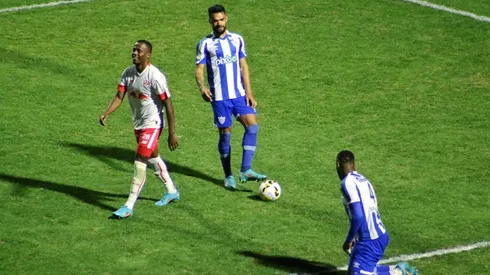 Avaí perdió ante Bragantino y la próxima fecha se podría ir al descenso. Foto: BrasilNews