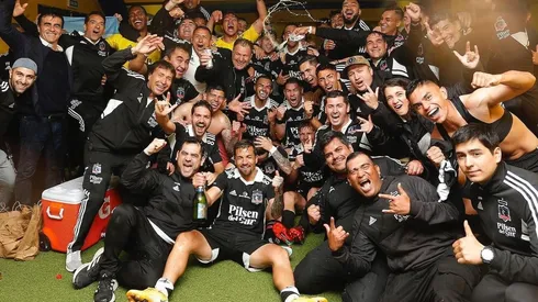 Costa celebrando con el Cacique