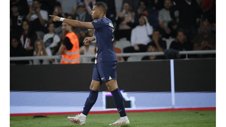 Paris Saint-Germain con dos de Kylian Mbappé sigue su marcha por la Ligue 1