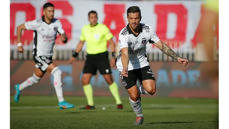 Gabriel Costa celebrando en Chile