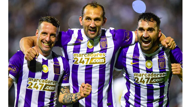 Hernán Barcos anotó uno de los goles en el triunfo de Alianza Lima.