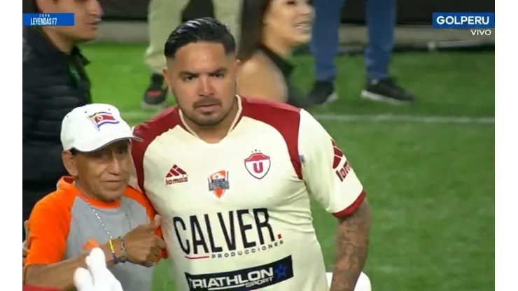 Vargas se volvió a poner la camiseta crema
