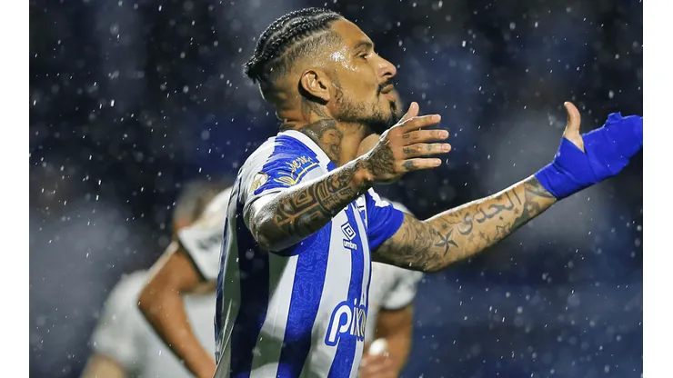 Paolo Guerrero volvió a sufrir una lesión en la rodilla y será baja en Avaí. Foto: Getty