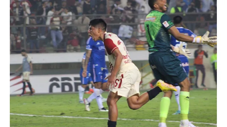 Piero Quispe pone el 3-0 para la goleada de Universitario frente a Mannucci. Foto: Liga de Fútbol Profesional