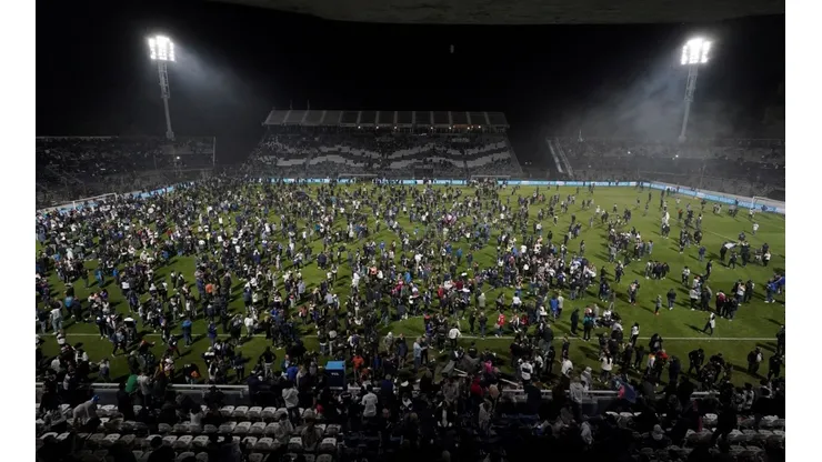 Hincha murió durante los violentos incidentes en el partido entre Gimnasia vs. Boca Juniors. Foto: Clarín