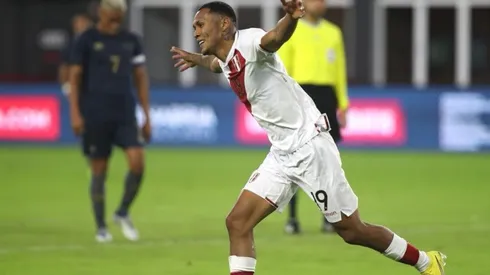Reyna celebrando su gol ante El Salvador