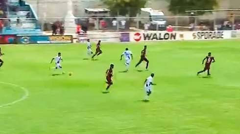 Sullana se pasea ante la 'U' y convierte este golazo para el 2-0. (Foto: Captura de pantalla)