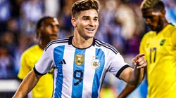 Doblete de Messi en triunfo argentino.