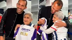 El gesto de amor que tuvo Barcos con hincha bailarina de Alianza. (Foto: Captura de video)