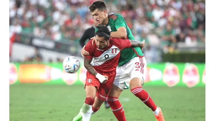 "Gianluca Lapadula cada vez luce con menos opciones de asociarse"