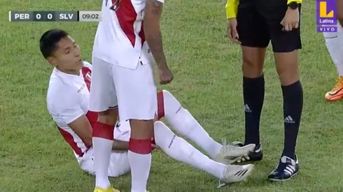 Raúl Ruidíaz salió lesionado del encuentro ante El Salvador. Foto: Latina
