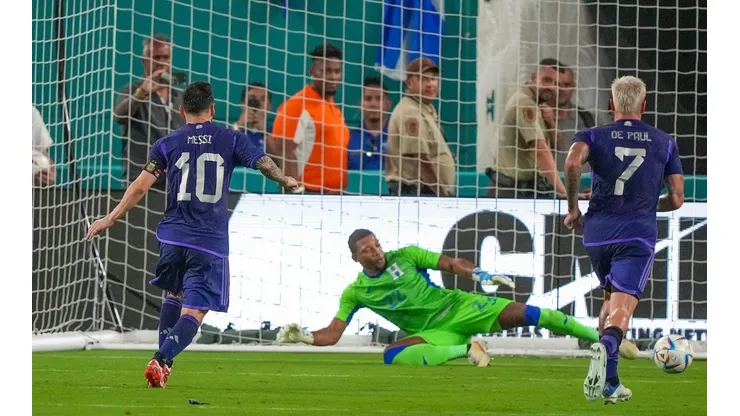 Lionel Messi marcó un doblete ante Honduras