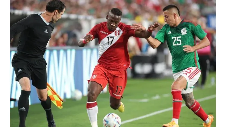 Luis Advíncula volvió a jugar por la selección