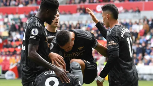 Arsenal superó con goleada al Brentford y es único líder