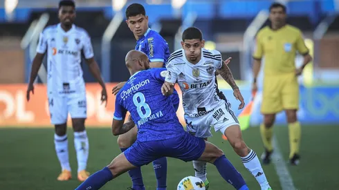 Con Paolo Guerrero desde los 88', Avaí venció 1-0 a Atlético Mineiro por el Brasileirao. Foto: Jogada10