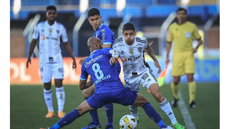 Con Paolo Guerrero desde los 88', Avaí venció 1-0 a Atlético Mineiro por el Brasileirao. Foto: Jogada10