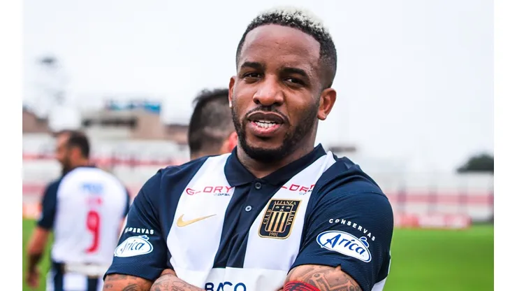 "Esperemos que Farfán esté relacionado a Alianza por mucho tiempo". (Foto: Liga de Fútbol Profesional)