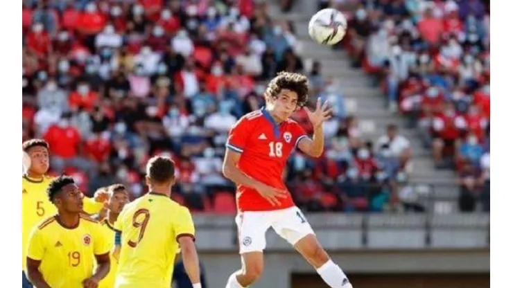 Pineau jugando por Chile