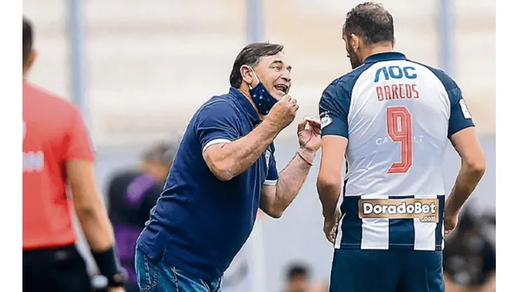 Hernán Barcos sorprendido por la salida de Carlos Bustos