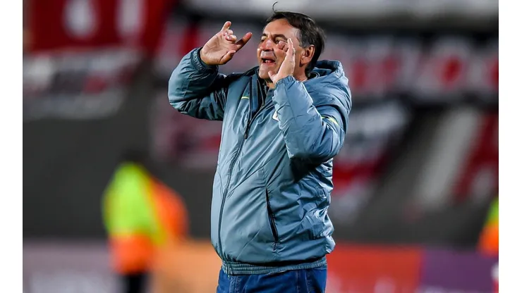 Carlos Bustos en la derrota 8-1 ante River Plate