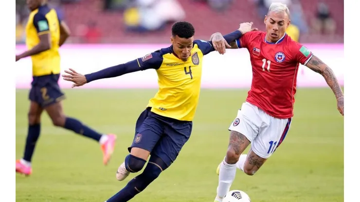 Byron Castillo jugando contra Chile