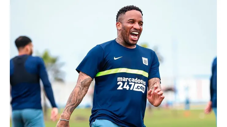 Alianza Lima y Jefferson Farfán acaban con las especulaciones de la prensa tras la derrota en el clásico. Foto: GLR