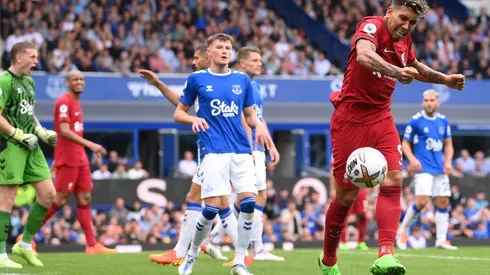 Firmino no pudo ante Pickford