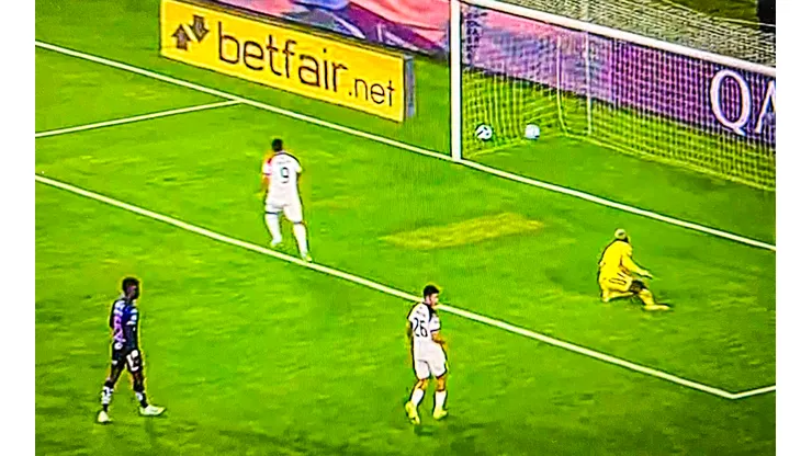 Bernardo Cuesta anotó en offside.